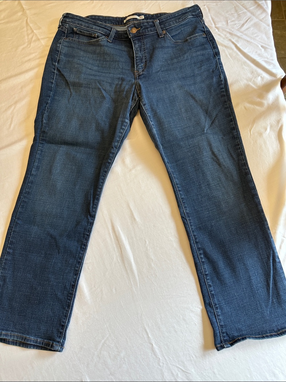 Levi’s 414 Classic Dark Blue Women's Straight-Leg Jeans 18W